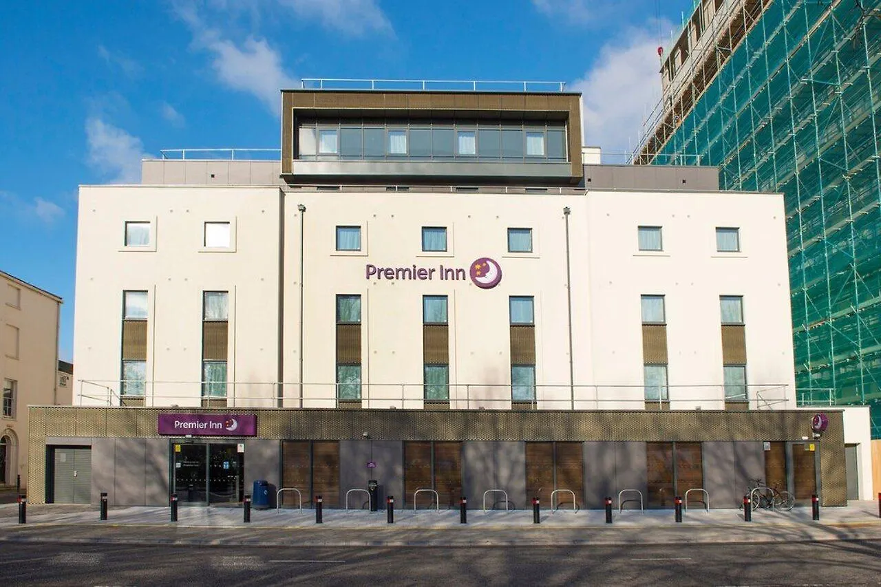 Premier Inn Southampton contacts